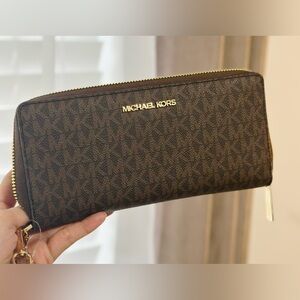 MK Continental Wallet